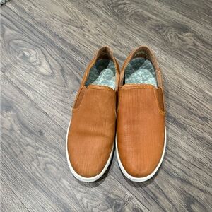 Women's Slip-On Casual Sneakers in Tan